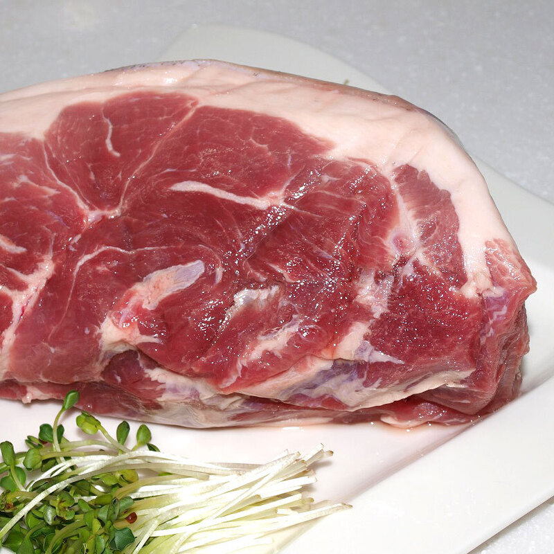 제주산 흑돼지 앞다리살 냉장육 1kg (수육)
